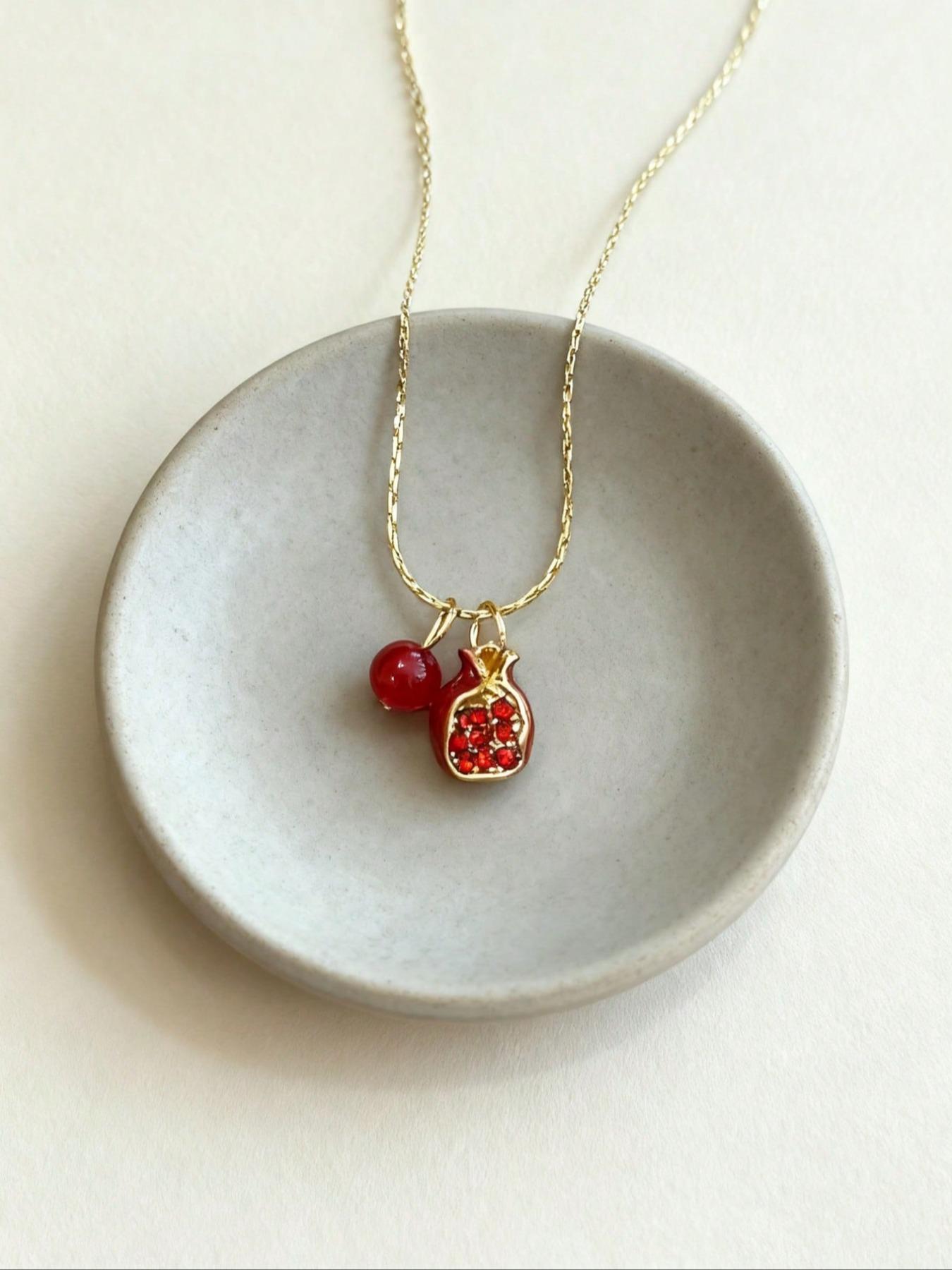 Vintage Style Pomegranate Pendant Necklace, Fashion Elegant Clavicle Chain, Party Jewelry, Daily Wear, Birthday Gift, Stylish Versatile Jewellery, Dainty Boho Necklace, Jewelry Design