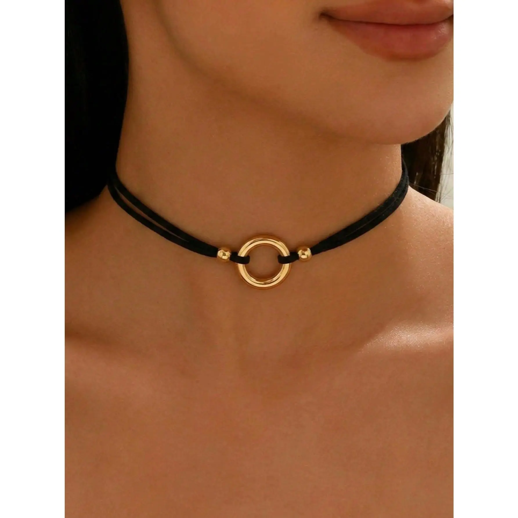 Women's Black Choker Necklace - Geometric Hollow Round, Minimalist Dark Academia Band, Viral TikTok Indie Sleaze, 90s Grunge Aesthetic, Lightweight Sleek Dainty Bag Charm Accessory for Party Night, Daily Wear Gift