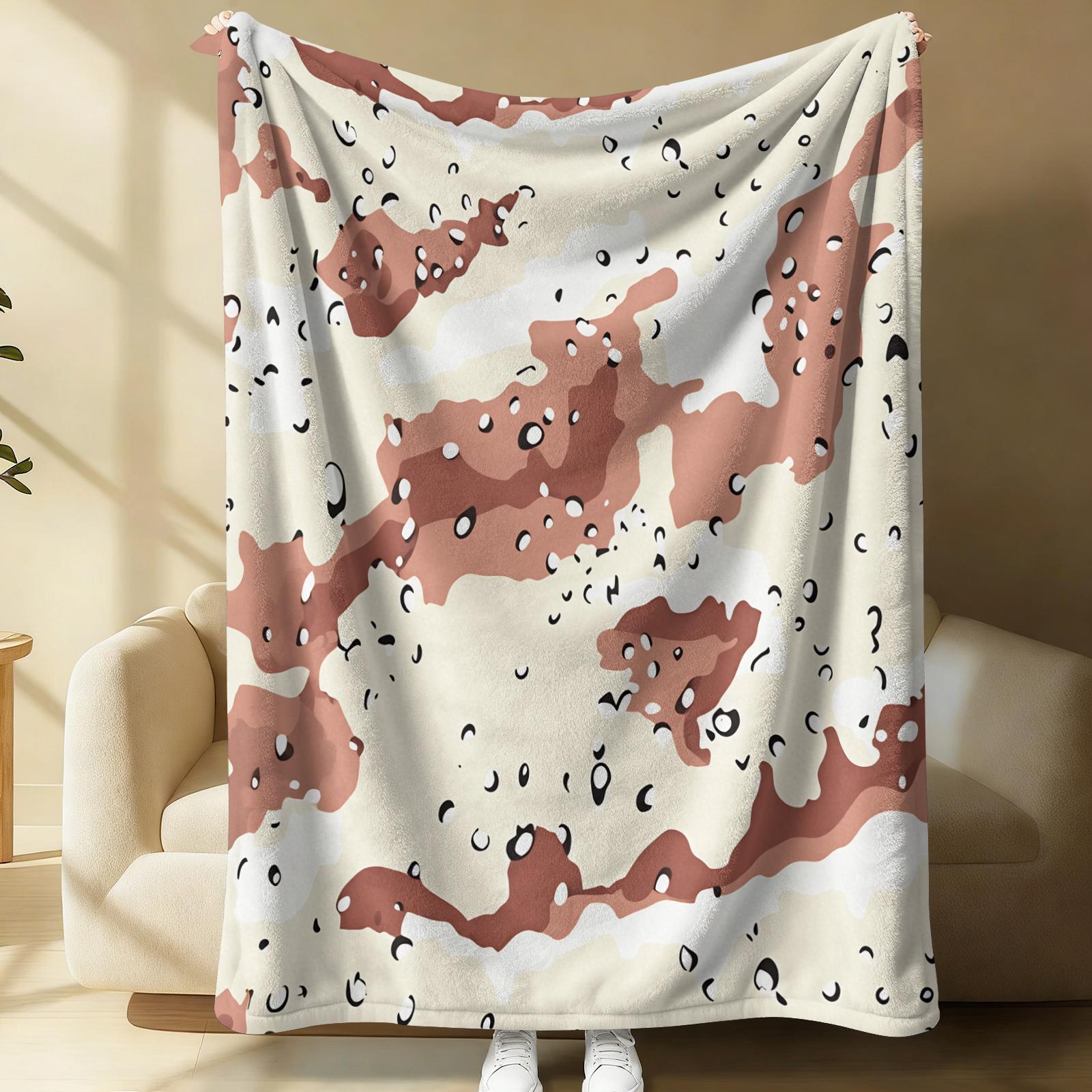 Multicolor Retro Camouflage Print Flannel Throw Blanket, Abstract Camo Pattern Blanket for Summer Air Conditioner Room, Lightweight Cozy Blanket for Bed Sofa Cover Office Nap Car Camping Travel