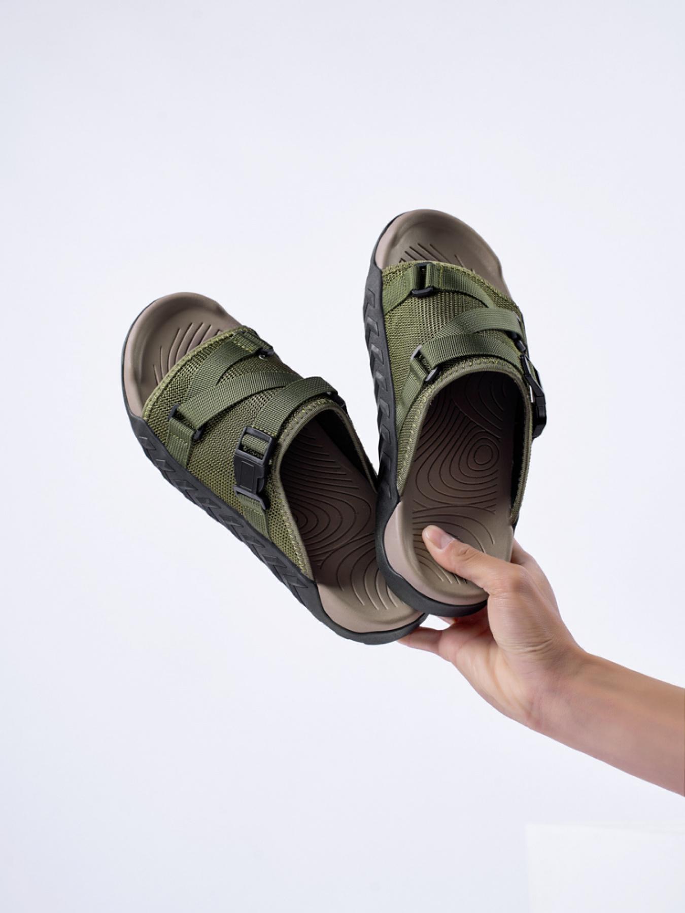 Men's Solid Color Mesh Double Buckle Flip-Flops Thick-Soled Non-Slip Outdoor Sandals Breathable Casual Beach Slippers