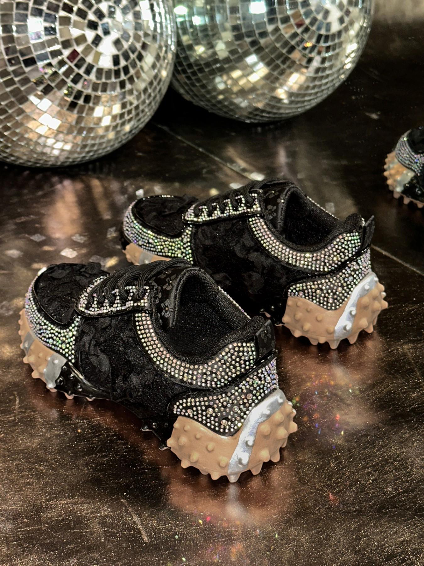 1 Pair, Lace Casual Sneakers with 3D Rose & Rhinestone Trim, Anti-slip Height Increasing Women Shoes in Sweet Fairy Style, Affordable Fashion Item, Versatile Footwear for Daily Outings