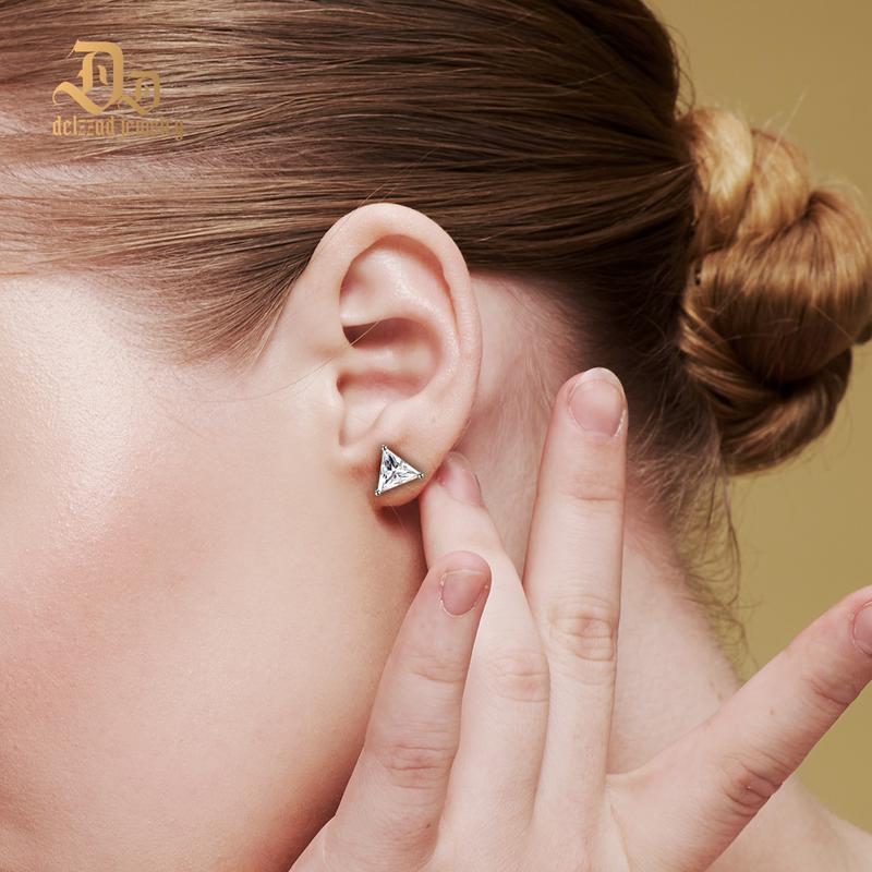 Delzzad Triangle Cut Earrings S925 Studs D Color VVS Synthetic Moissanite Unisex Hiphop Earrings Birthday Anniversary Mother's Day Christmas Gifts for Men Women