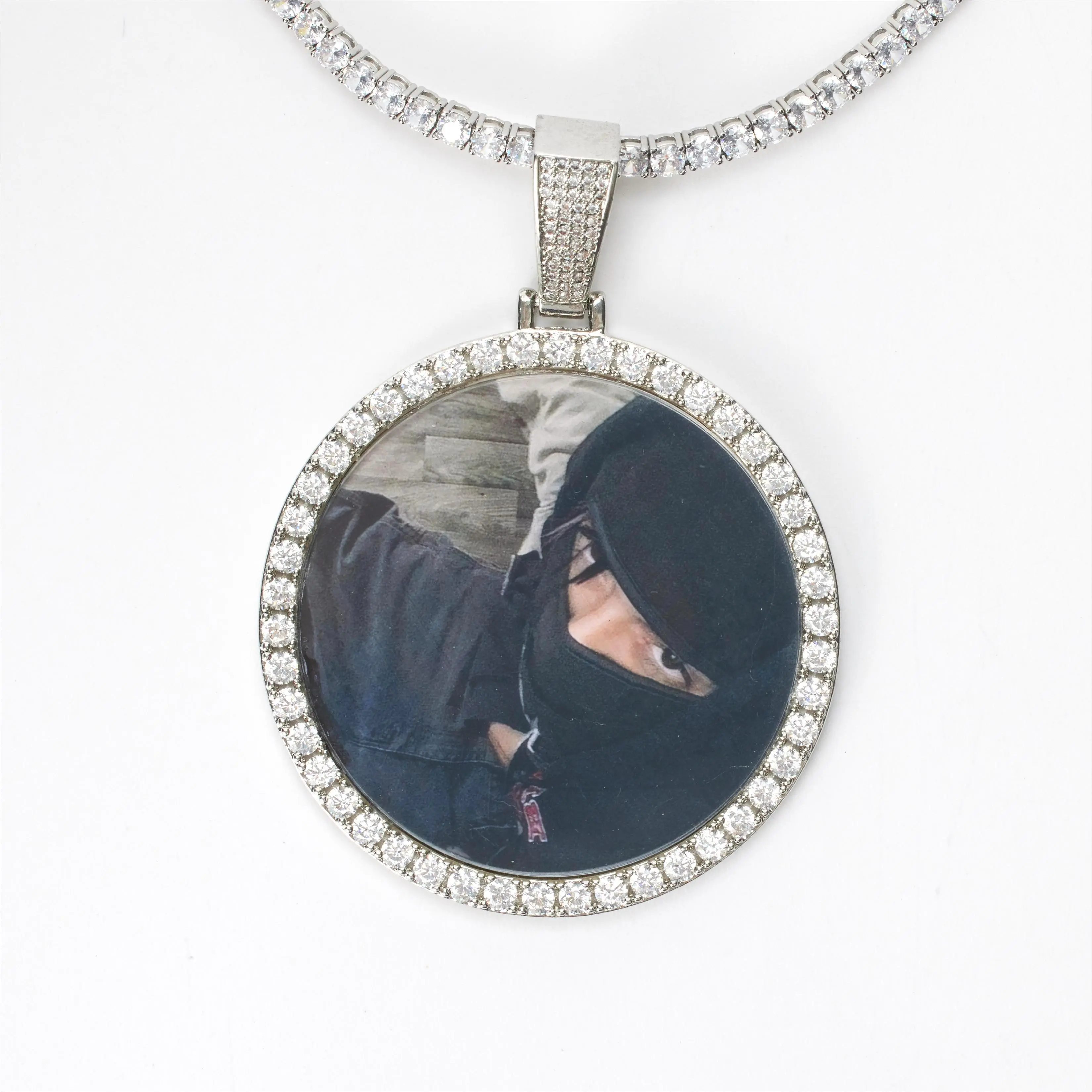 [ICE HUE] Unisex 18K Gold Vacuum Plated Copper Photo Pendant with 5A+ Sri Lanka Zircon, NFC Bible Daily Verse, DIY Customizable Memory Round Colorful Design, Necklace - Luxury Fashion Costume Jewelry Charm for Daily Wear, Gift, Unisex Jewelry
