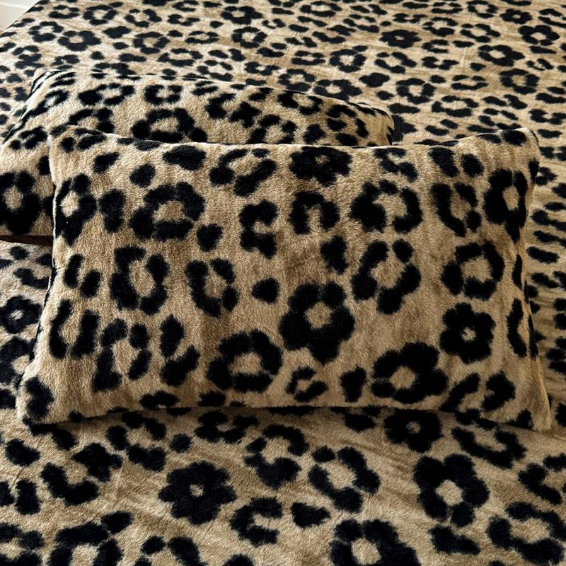Faux Rabbit Fur Leopard, Tiger & Butterfly Fitted Sheet 3-Piece Set – Luxurious, Soft & Warm Solid Color Bedding, Premium Set (Includes 1 Fitted Sheet + 1/2 Pillowcases), All-Season, Perfect for Bedroom, Dorm, Sofa, Cozy Christmas Gift
