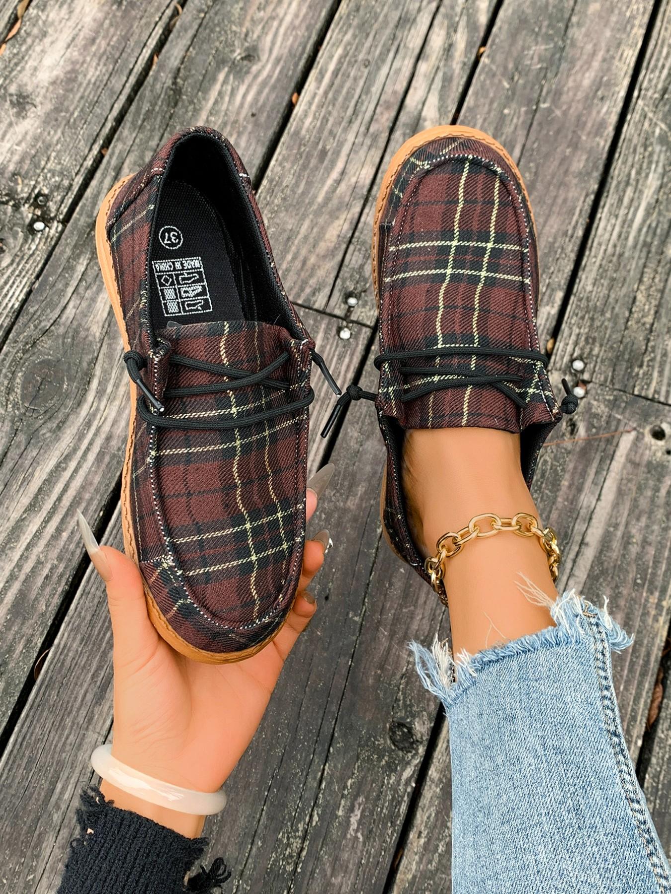 Women's Three-Leaf Clover Slip-On Sneakers, Dark Personality Comfortable Casual Shoes, Eye-Catching Design Must-Have for Trendsetters