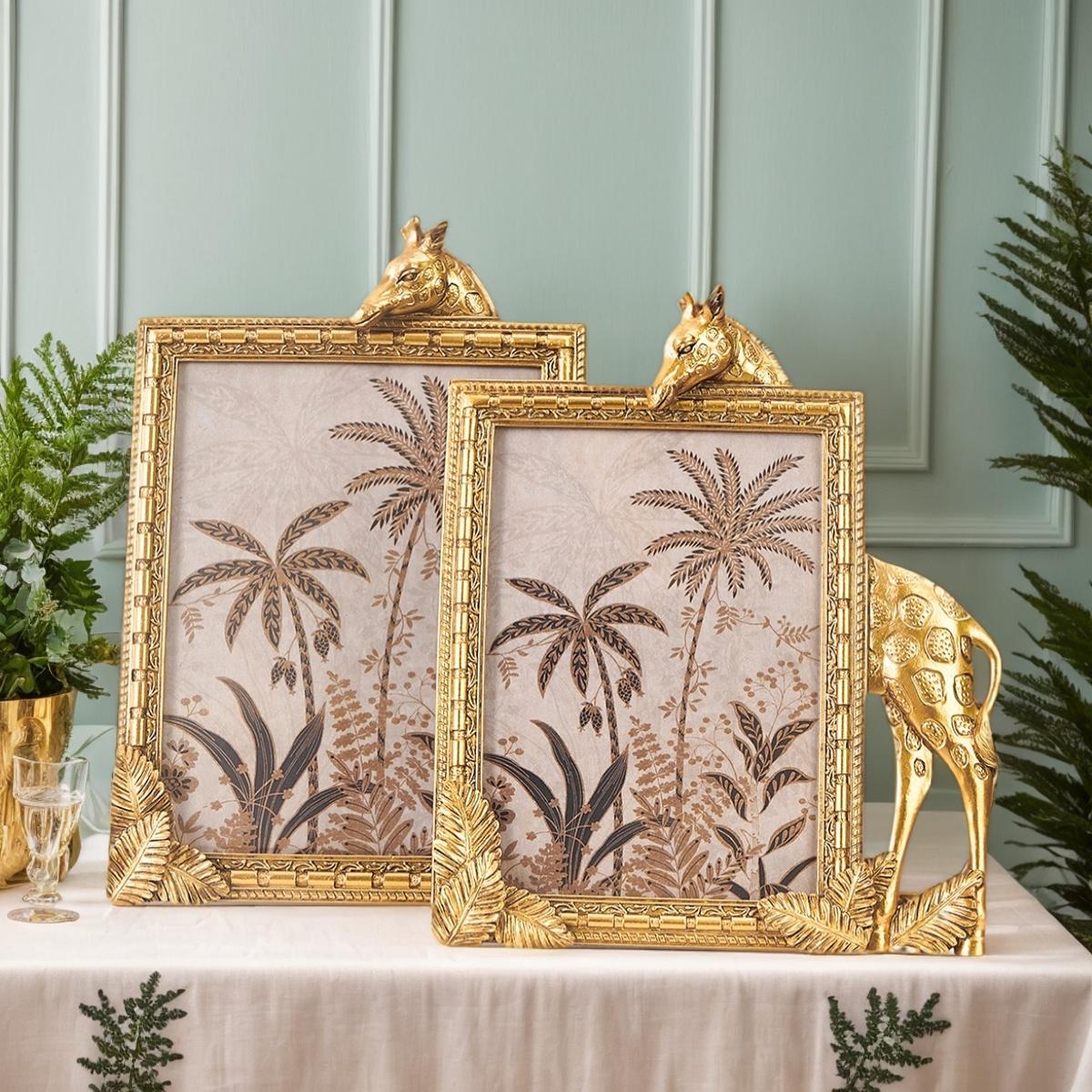 Golden Resin Long Neck Giraffe Decorative Frame, Rectangular Photo Display Frame for Home Decoration, Ideal for Photography Props