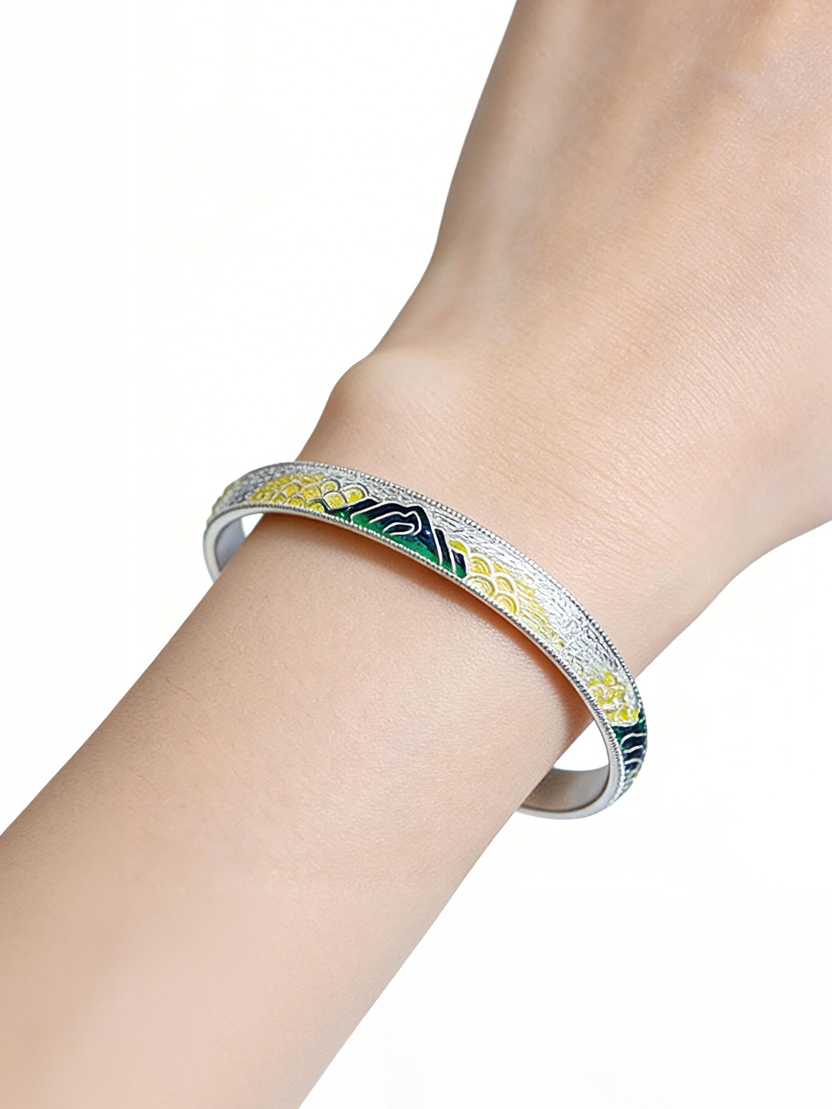 Enamel Craft Bracelet, Long-Lasting Color, Non-Oxidizing, Smooth Texture, Elegant and Versatile, Perfect Gift for Holidays and Birthdays