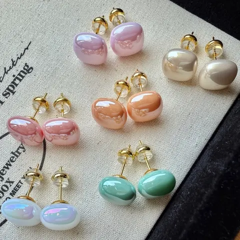 6 pairs of simple, cute, fashionable and versatile earrings featuring pink beads, champagne-colored and white geometric shapes, blue-green and orange squares. High-quality jewelry Earring Set