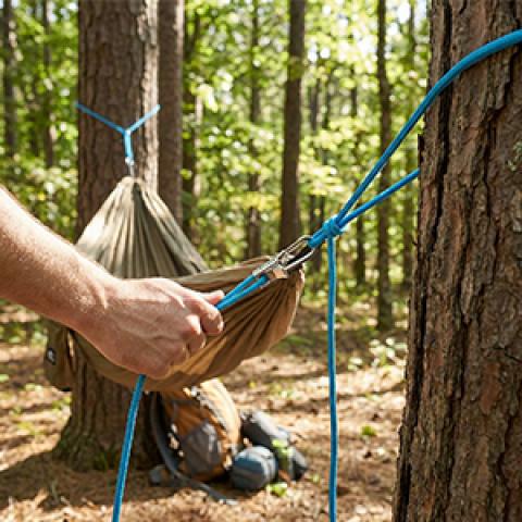 8-Piece Rope Set with Wheel Tightener and Locking Buckle, Carabiners, Ideal for Camping, Sailing, and Outdoor Activities, Secure Binding Solution