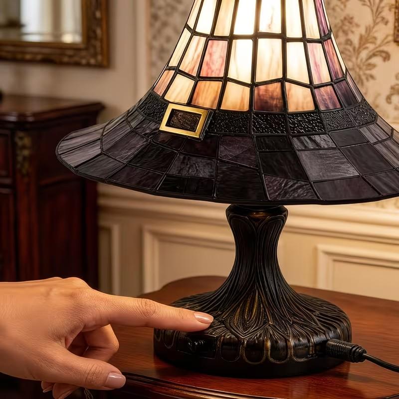Handmade Colored Glass Witch Hat Lamp Ornament - Usb-Powered Gothic Witch Hat Lamp, Vintage Resin Decorative Light with Purple Amber Mosaic, Suitable for Halloween And Year Round Bedroom, Bookshelf, And Home Decoration