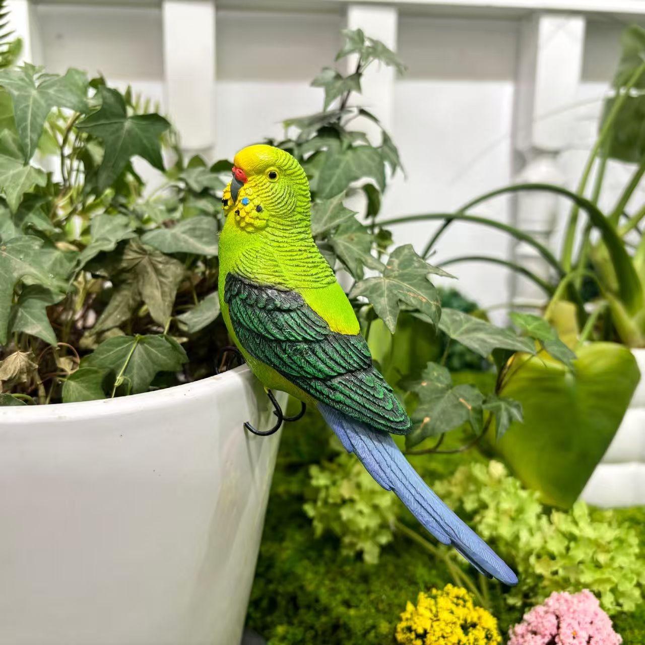 Resin Parrot Bird Home Decor Sculpture, Outdoor Garden Ornament, Durable Resin Material, Perfect for Courtyard Decoration