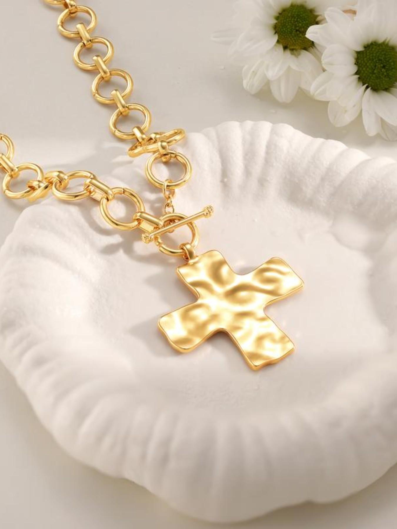 Chunky Cross Necklace for Women Statement Cross Pendant Necklace Layered Hammered Bold Cross Necklace Vintage Toggle Clasp Necklace Jewelry For Easter Gift