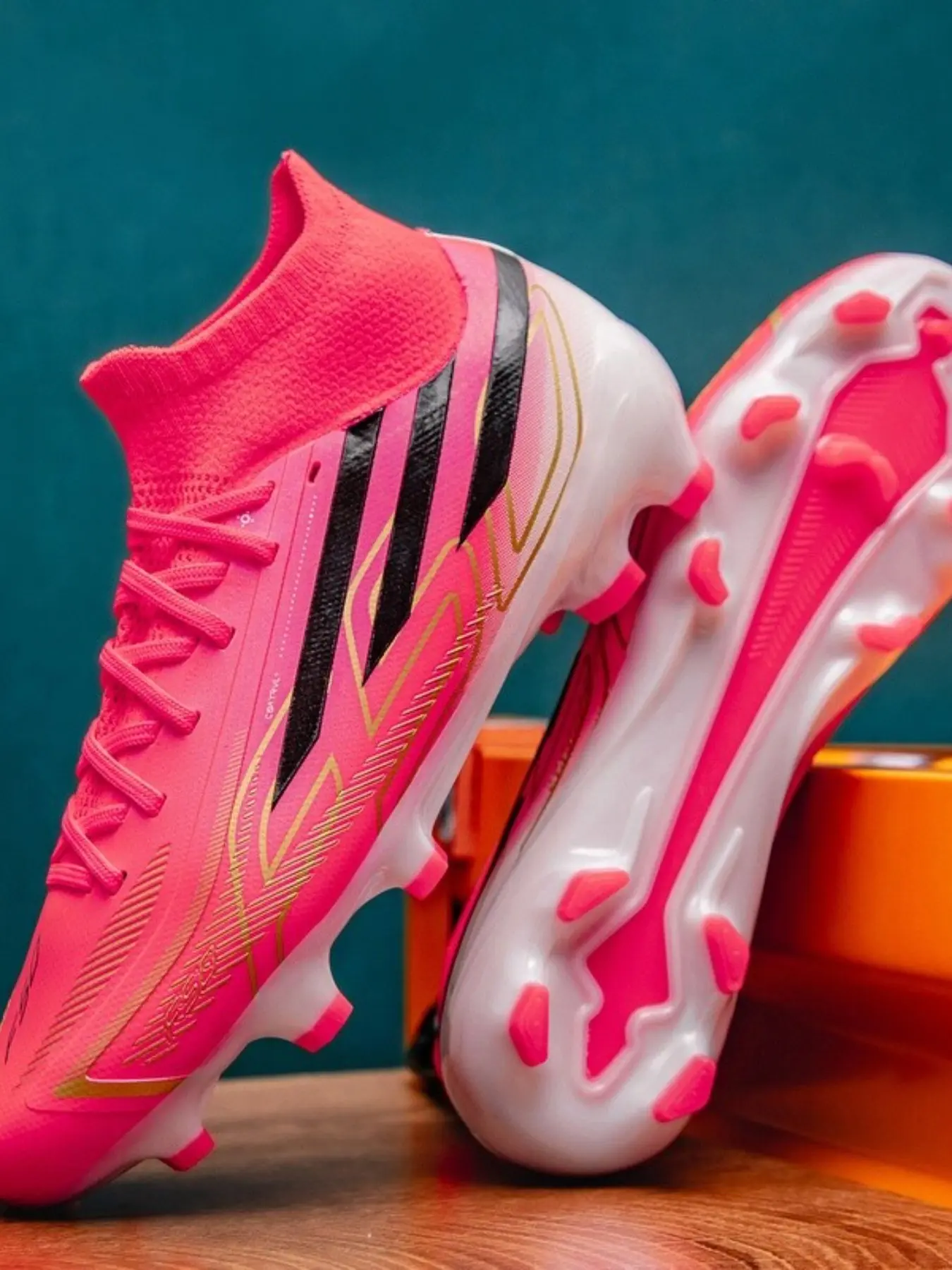 Men's High-Top Football Shoes, Long Studs Seamless, Youth Training, Adult Match, Durable, Anti-Collision, Non-Slip, All Seasons