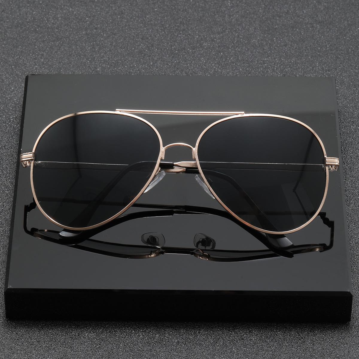 XUH Men's Classic Aviator Sunglasses 5 Pack, Retro Gold Metal Frame with Multiple Tinted Nylon TR90 Lenses for Casual Daily Wear & Driving, Aviator Frame Men's Sunglasses, Classic Frame