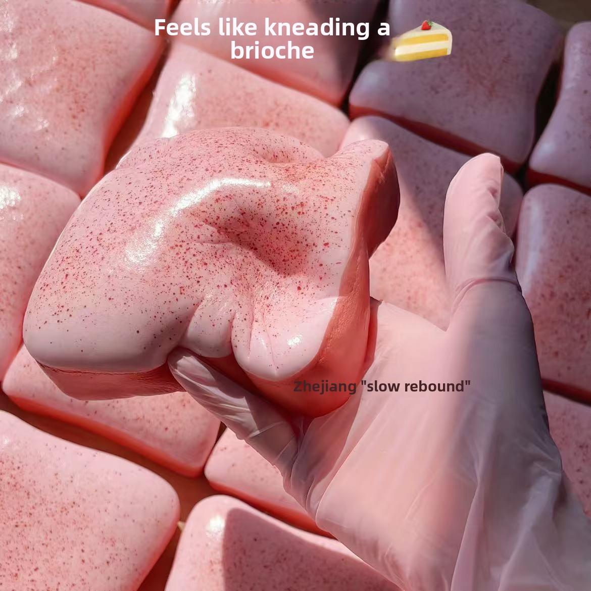 ZheLiMan's popular product on Xiaohongshu: super soft and tender berry toast stress-relief squishy toy