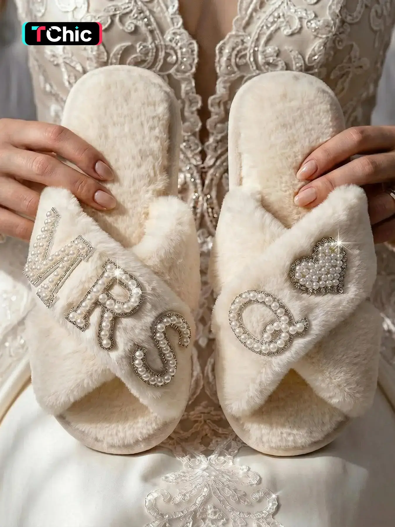 MRS. Q Wifey Vibes Only ✨ Luxury Fuzzy MRS Slippers for Bride X-Strap Plush Slippers with Pearl Rhinestone Heart Design, Customizable Q Initial, Casual Indoor Footwear for All Seasons
