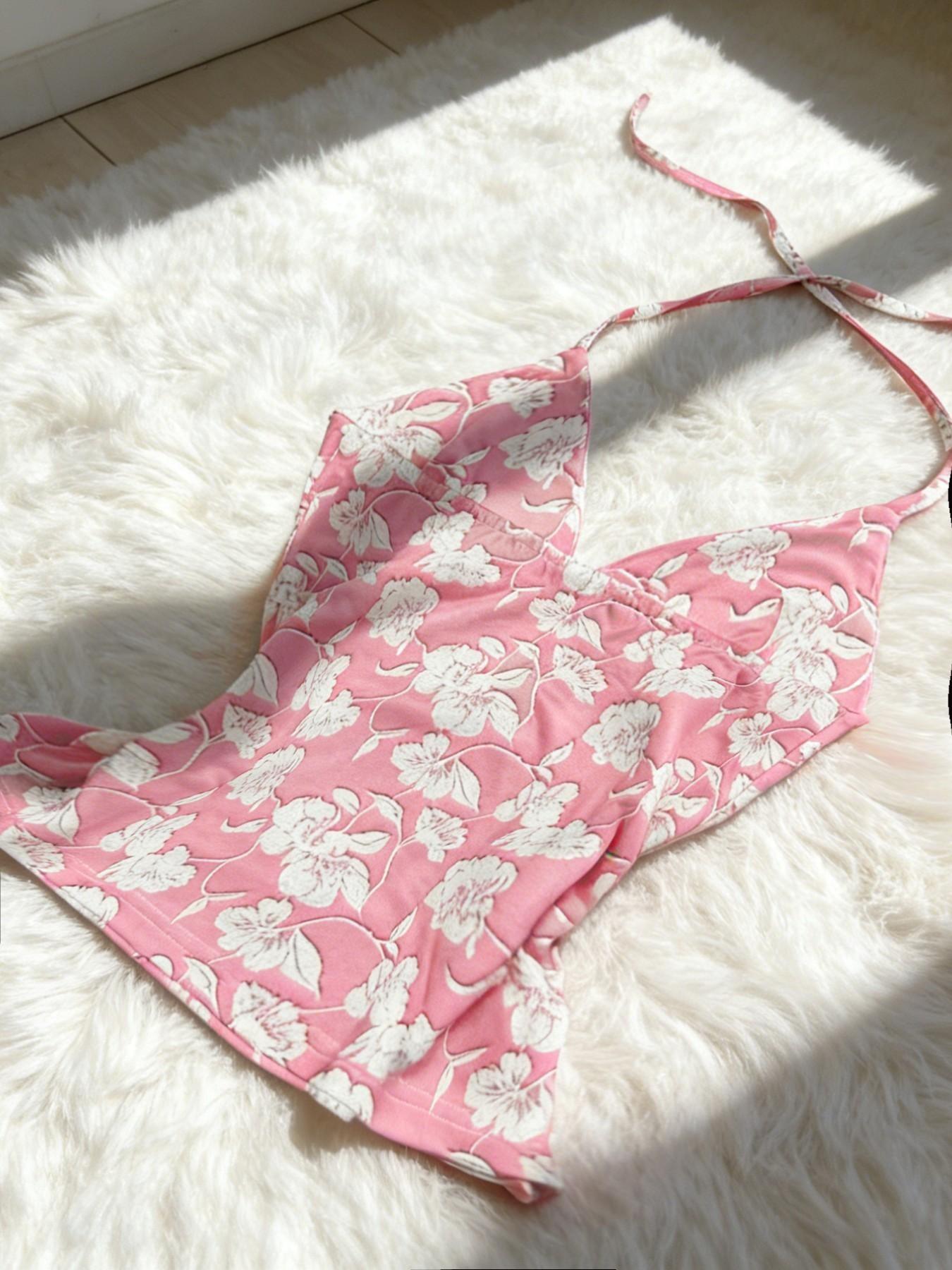 Summer Ditsy Floral Strap Top, French V-Neck Slim-Fit Crop Tank, Casual Y2K Style for All Seasons, Perfect for Dates & Vacations