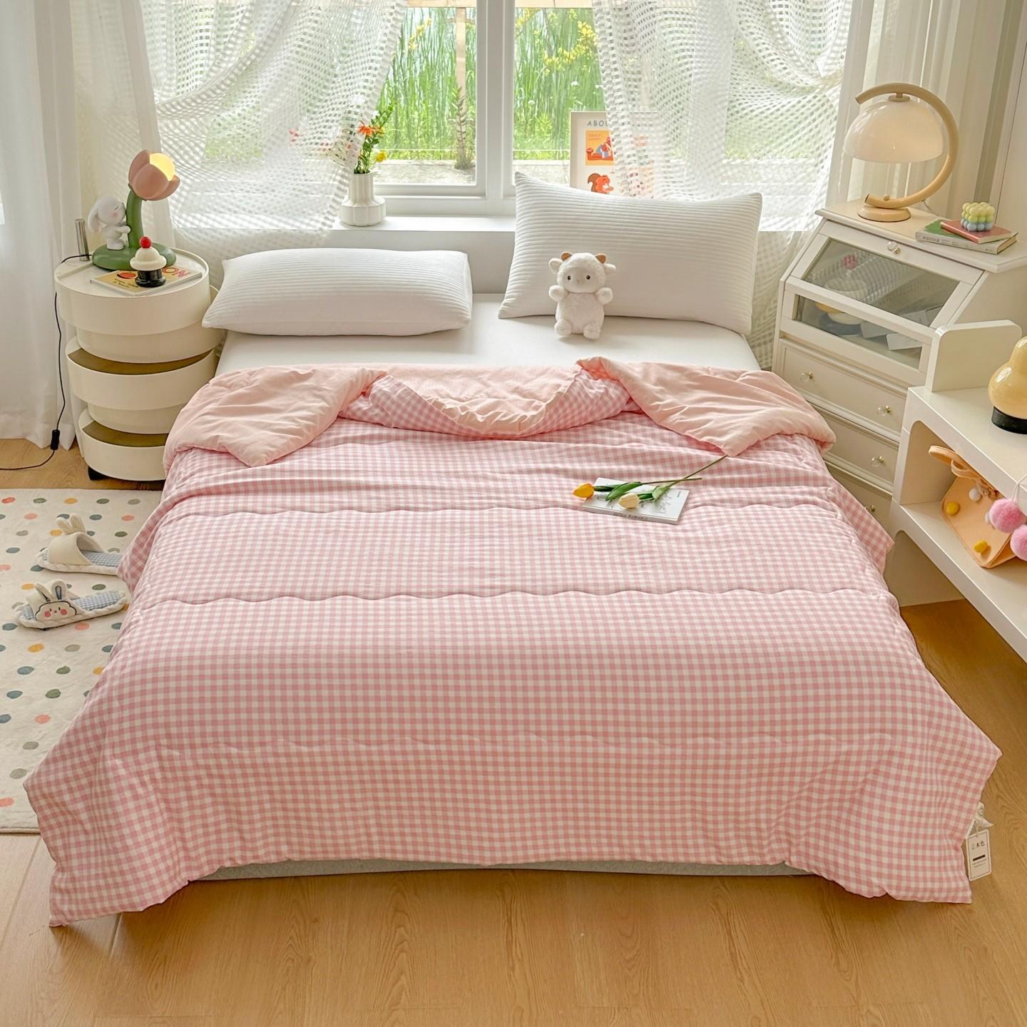 1pc Plaid Summer Quilt, Washable, Non-Clumping, Soft and Skin-Friendly, Ideal for Air Conditioning Use