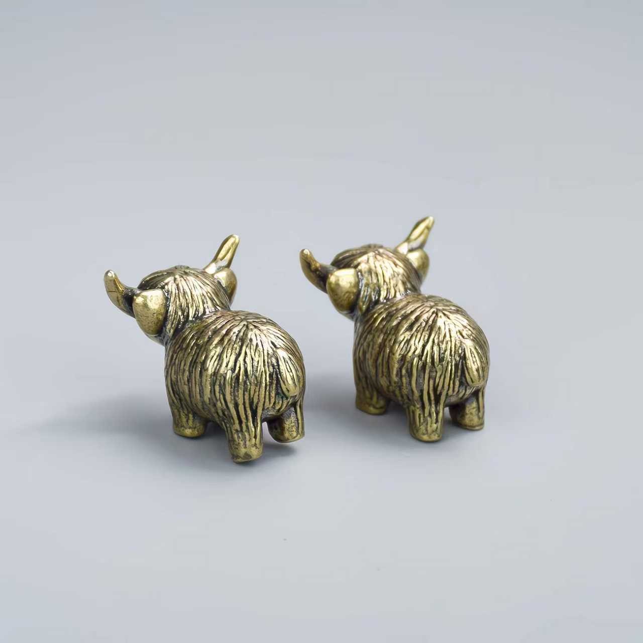 Vintage Brass Miniature Bull Figurines | Solid Brass, Decorative Miniature Ornaments for Tea Tables and Various Room Types, No Electricity Required