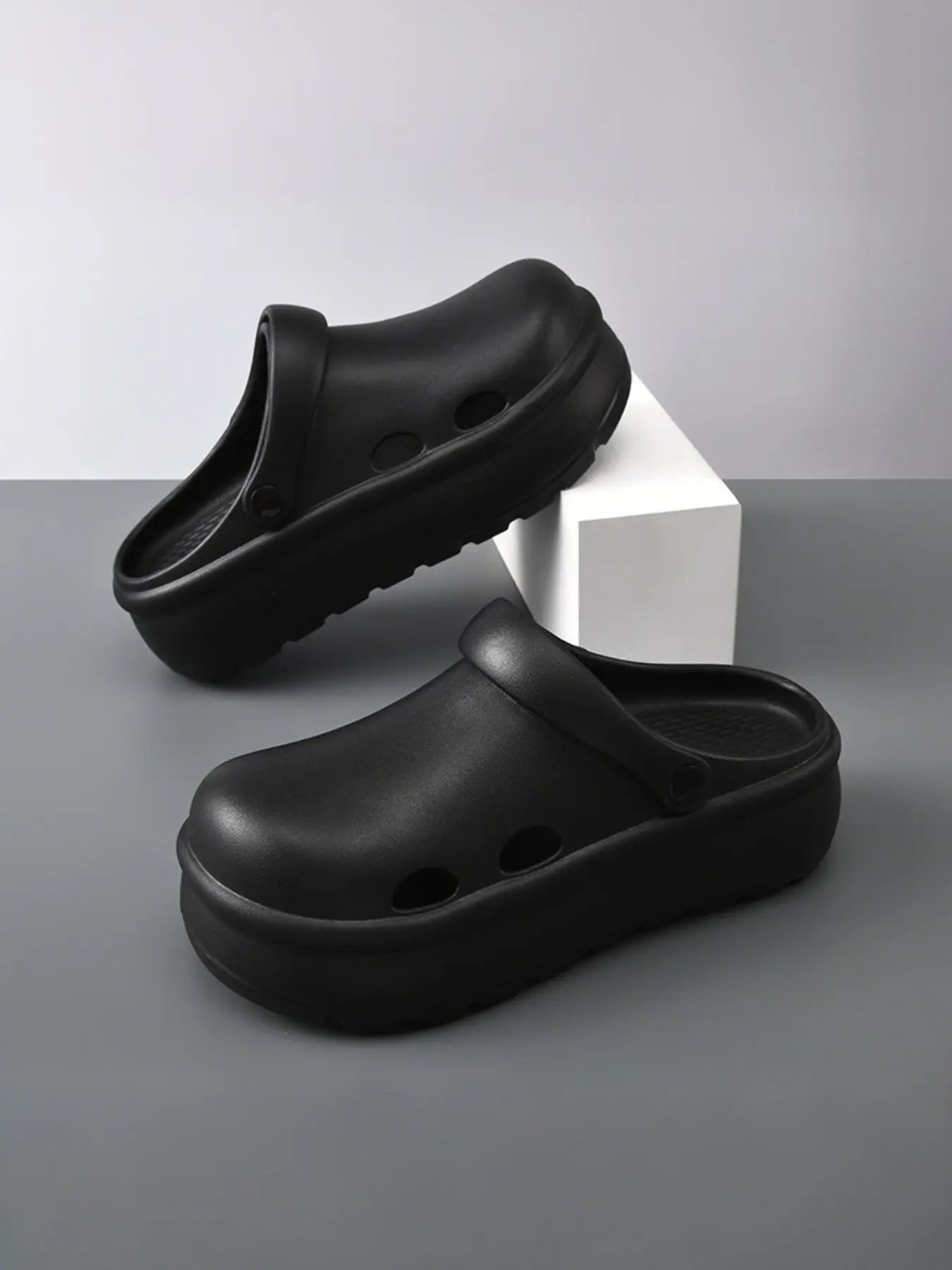 Women's Fashionable Solid Color Minimalist Clogs, Casual Comfortable Breathable Non-slip Clogs, Outdoor Sports Sandals for Beach Vacation Footwear, Anti Slip Clogs
