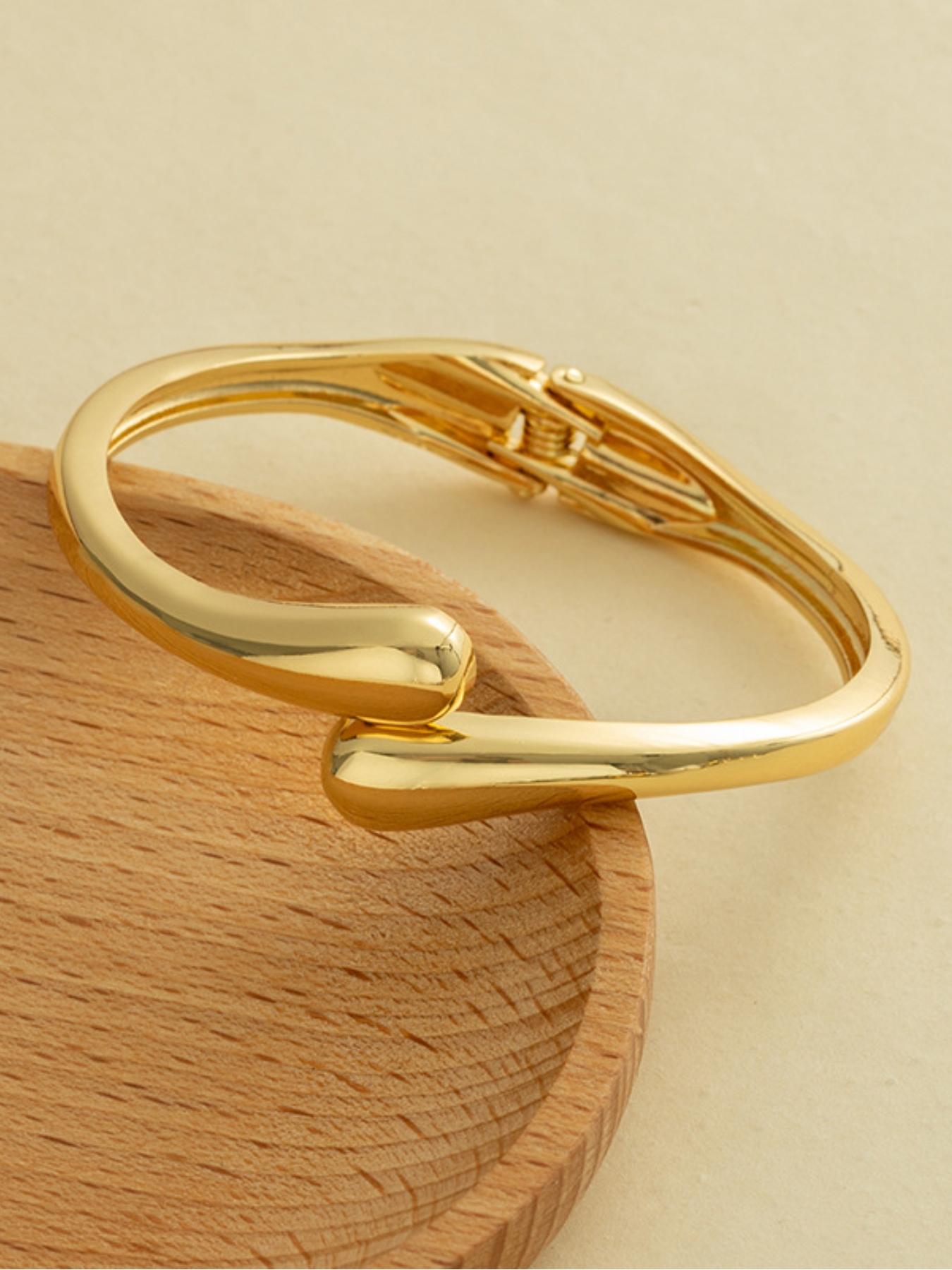 Gold Bangle Bracelet Set for Women, Chunky Gold Cuff Bangle Stackable Bracelets, 6cm Inner Diameter Fits 16-18cm Wrist, Statement Wrist Jewelry for Daily Wear, Perfect Birthday Gift for Her