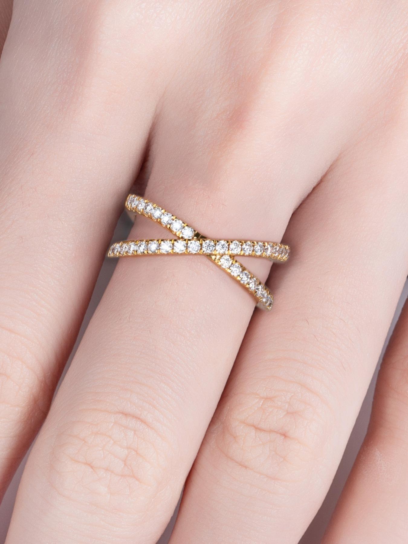 Elegant Cross Zircon Ring, 18k Twisted Stackable Band, Minimalist Daily Jewelry, Perfect Gift for Her