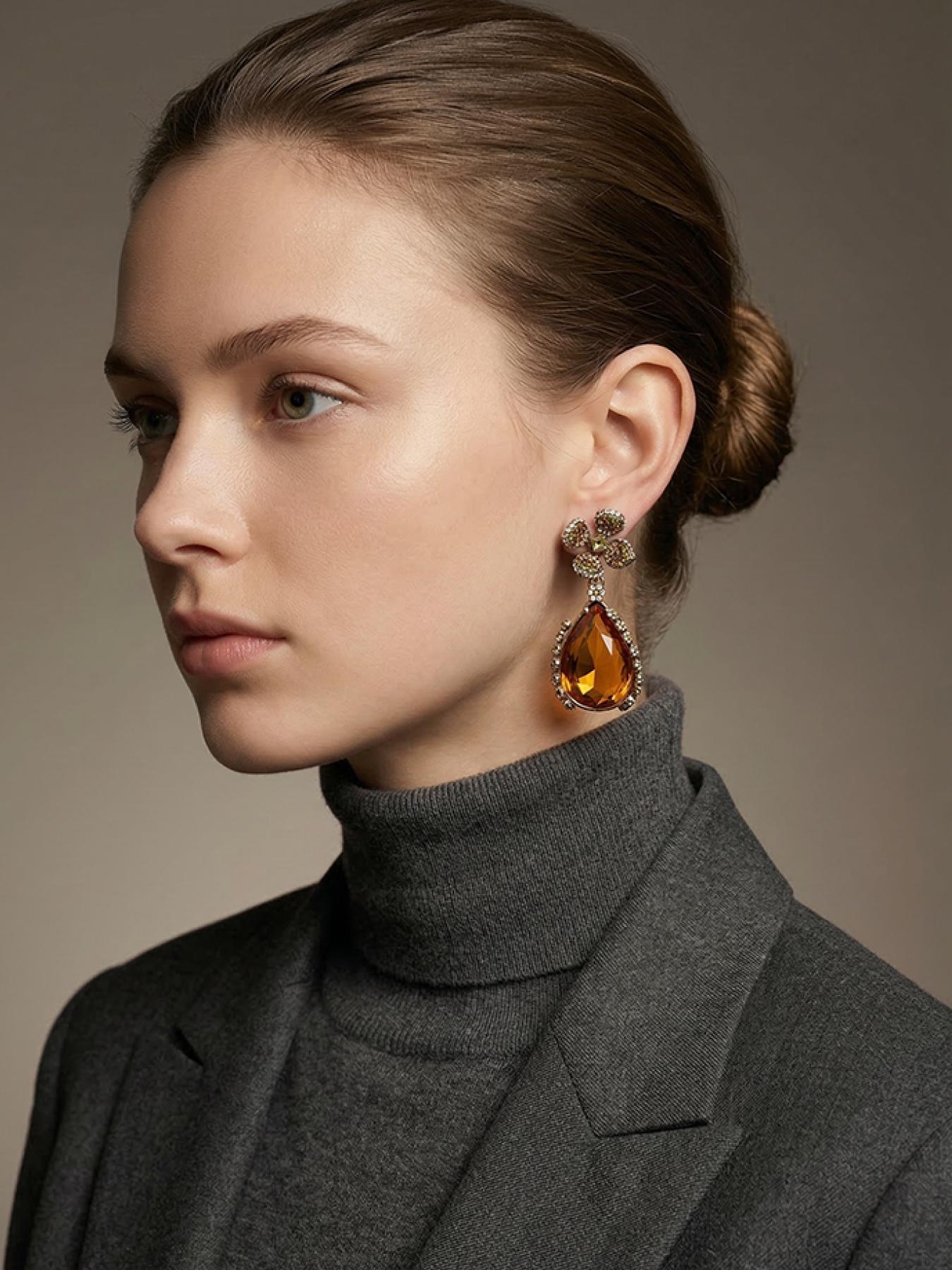 1 pair of retro elegant amber style pendant earrings, suitable for daily commuting, vacation and dating, and is also a surprising and exquisite small gift.