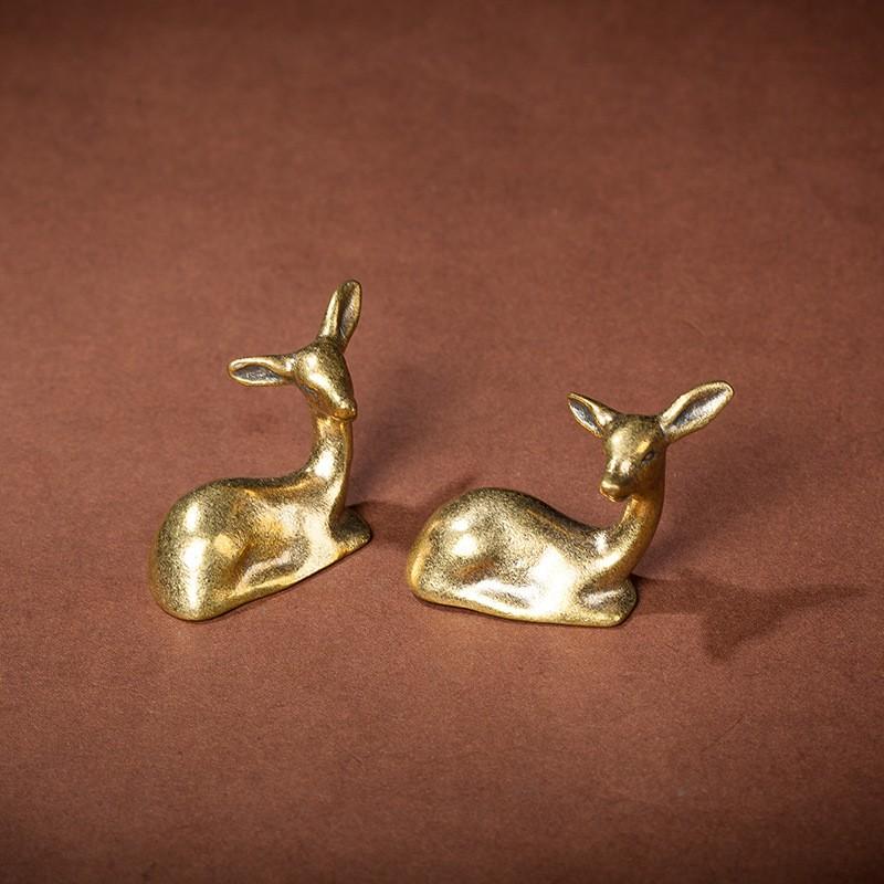 Brass New Christmas Deer Desktop Ornament, Metal Decoration 3D Statue, Reindeer Figurine, Festive Holiday Decor, Elegant Desk Accessory