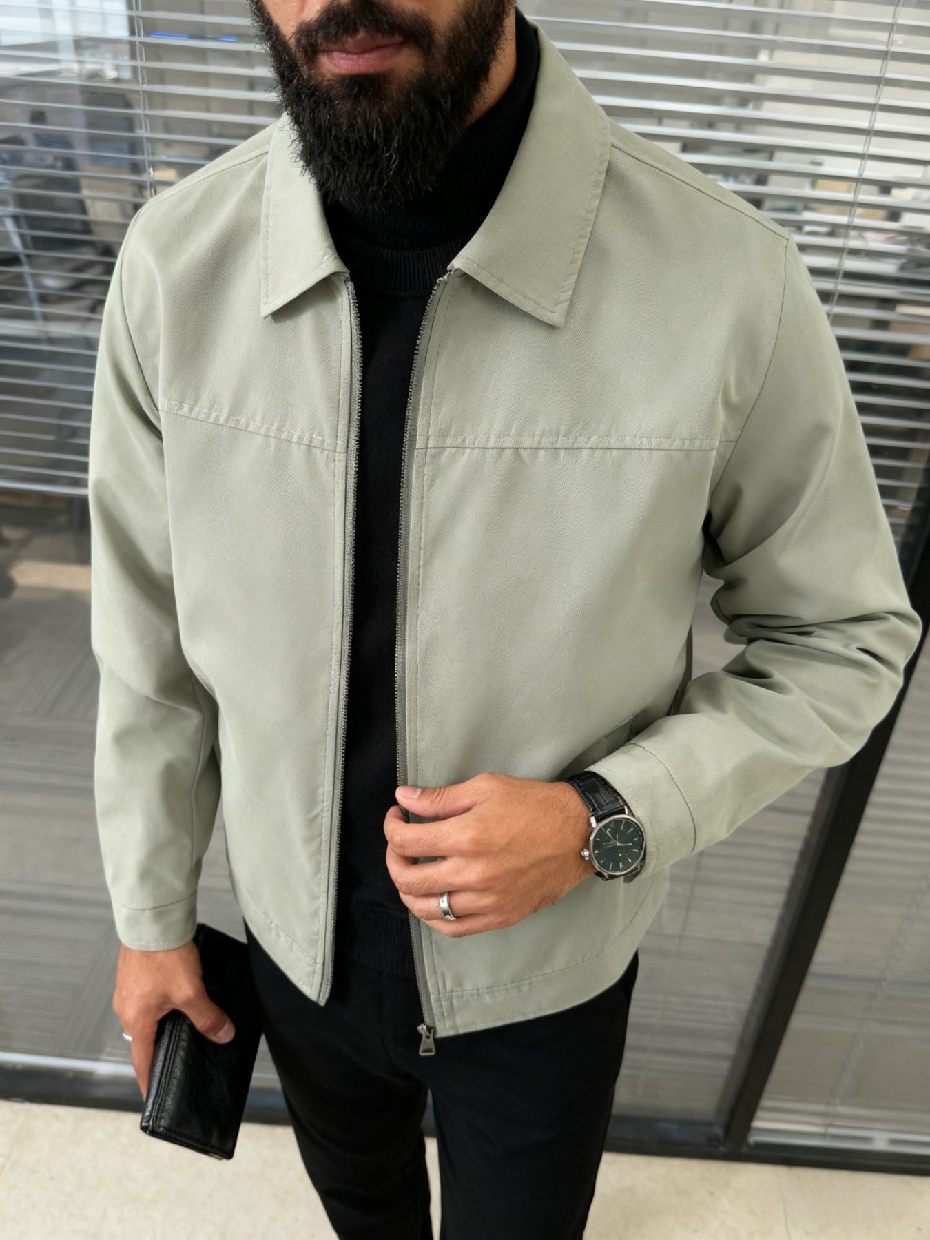 Men's collar casual jacket with zipper closure design, simple and light business style jacket, machine washable, 100% polyester fiber, easy to maintain fabric, suitable for daily leisure, work travel, and formal wear - Spring and Autumn