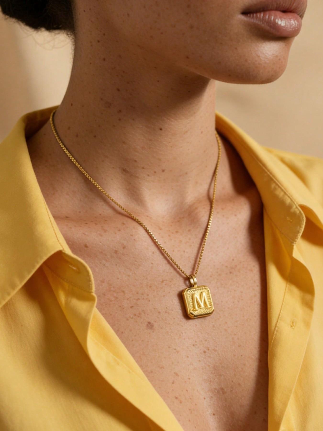 Elegant Women's 3D Letter Pendant Necklace, Personalized Name Jewelry, Stainless Steel Box Chain, Daily Wear Fashion Accessory