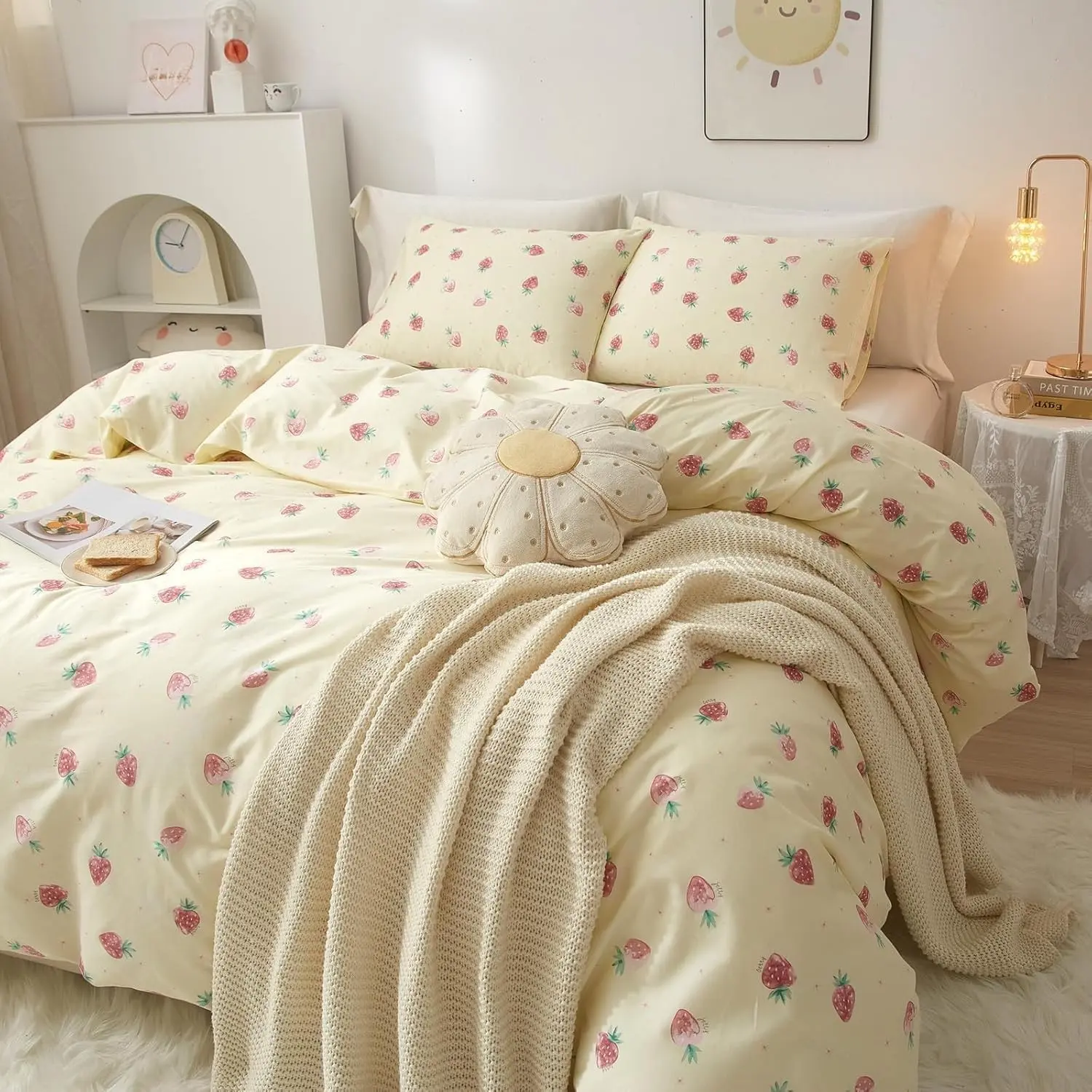 Strawberry Comforter Set Twin Cream White Bedding Sets for Girls | Red Strawberry Comforter,Cute Twin Bed in a Bag,Soft Lightweight Comforters for All Season with 1 Pillowcase