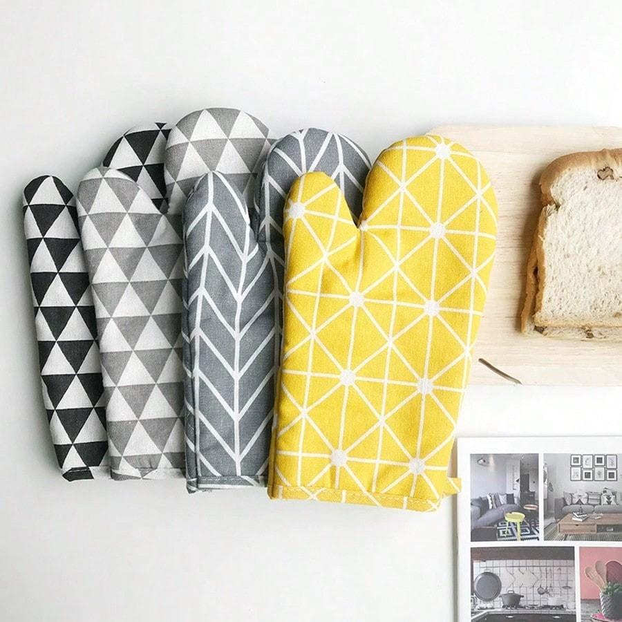 2pcs Heat-Resistant Gloves, Durable Oven Mitts for Microwave & Air Fryer, Ideal for Cooking Safety, Essential Kitchen Gear