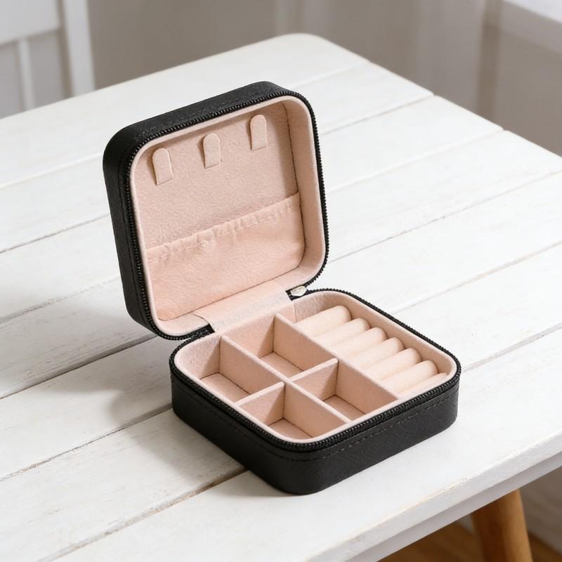 Luxury portable jewelry storage box, compact and delicate, easy to carry around. It is waterproof and dustproof to effectively protect your jewelry, very practical for travel, business trips and daily outings. It can store earrings, necklaces