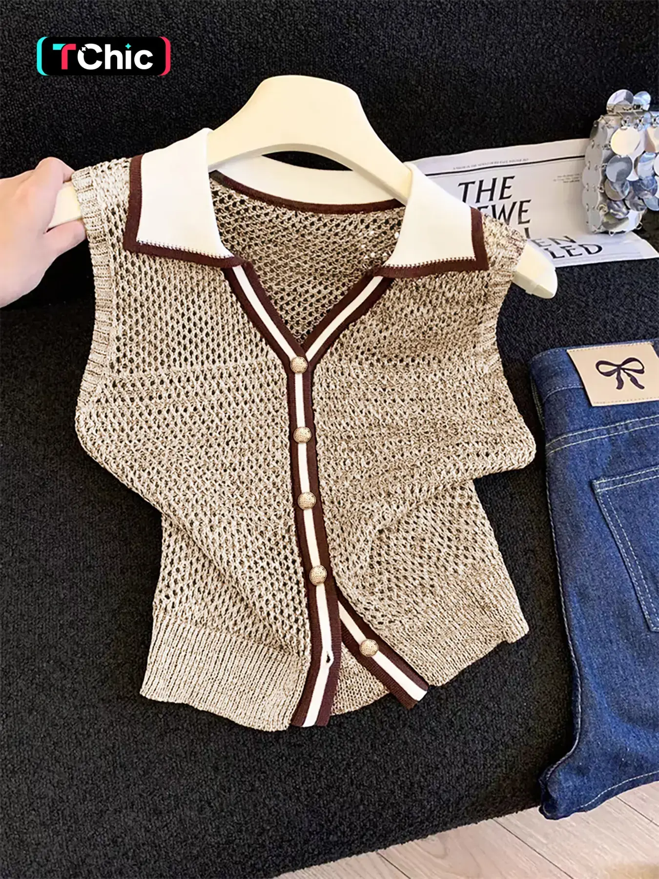 Women's Colorblock Polo Neck Cut Out Fitted Vest Cardigan, Casual Fashion Sleeveless Summer Top, Button Front Knitwear Outerwear, Colorblock Sweater Vest, Casual Comfy Vest