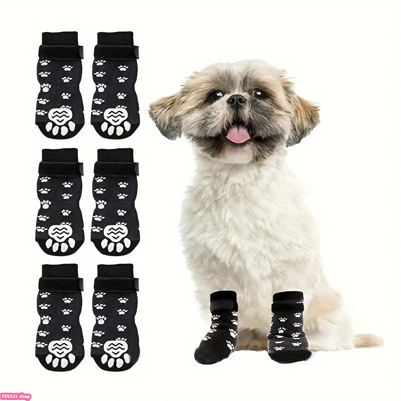 Anti-slip dog socks with non-slip soles and straps—suitable for small, medium, and large dogs on indoor hardwood floors—protecting paws from scratches and cold surfaces.