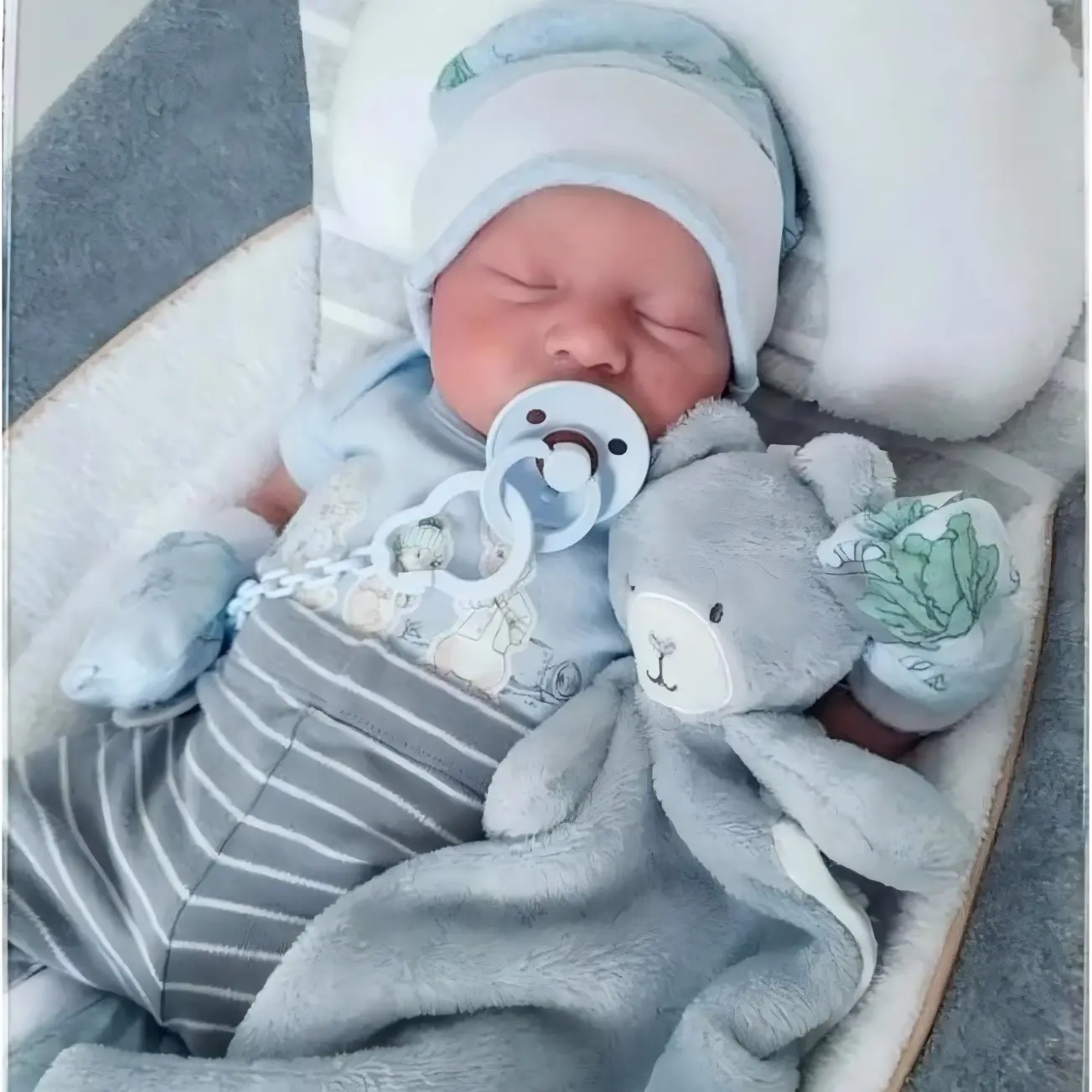 18-Inch Realistic Reborn Baby Doll, Lifelike Sleeping Newborn Baby 18-Inch Realistic Reborn Baby Doll, Lifelike Sleeping Newborn Baby