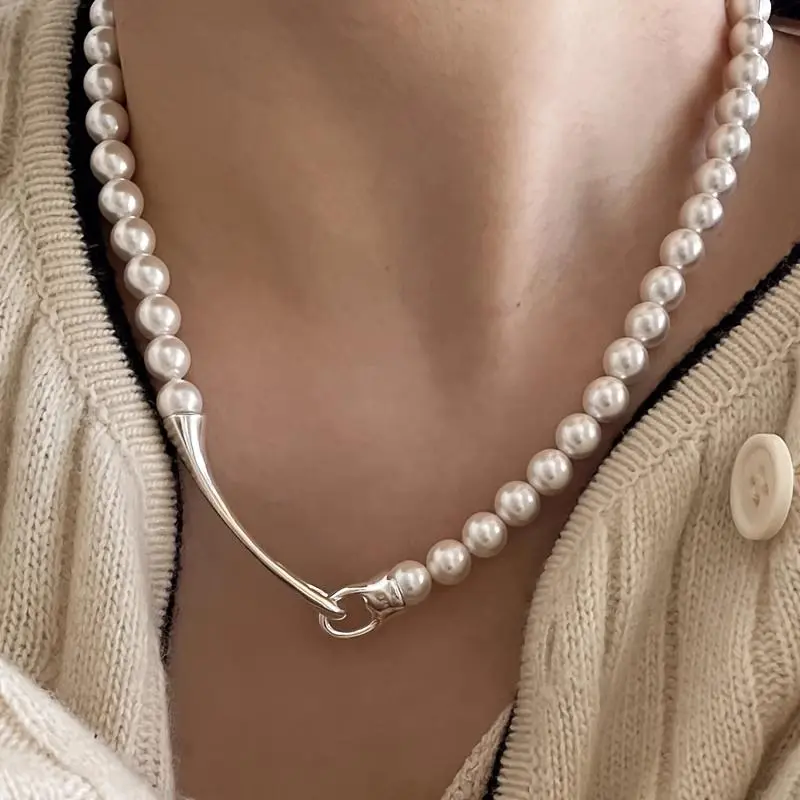 2026 French Retro Light Luxury White Shell Bead Hook Type Thanksgiving Necklace Suitable for Holiday Gifts And Banquets (With Jewelry Storage Box) Game Day Fan Gear for Football and All Fans