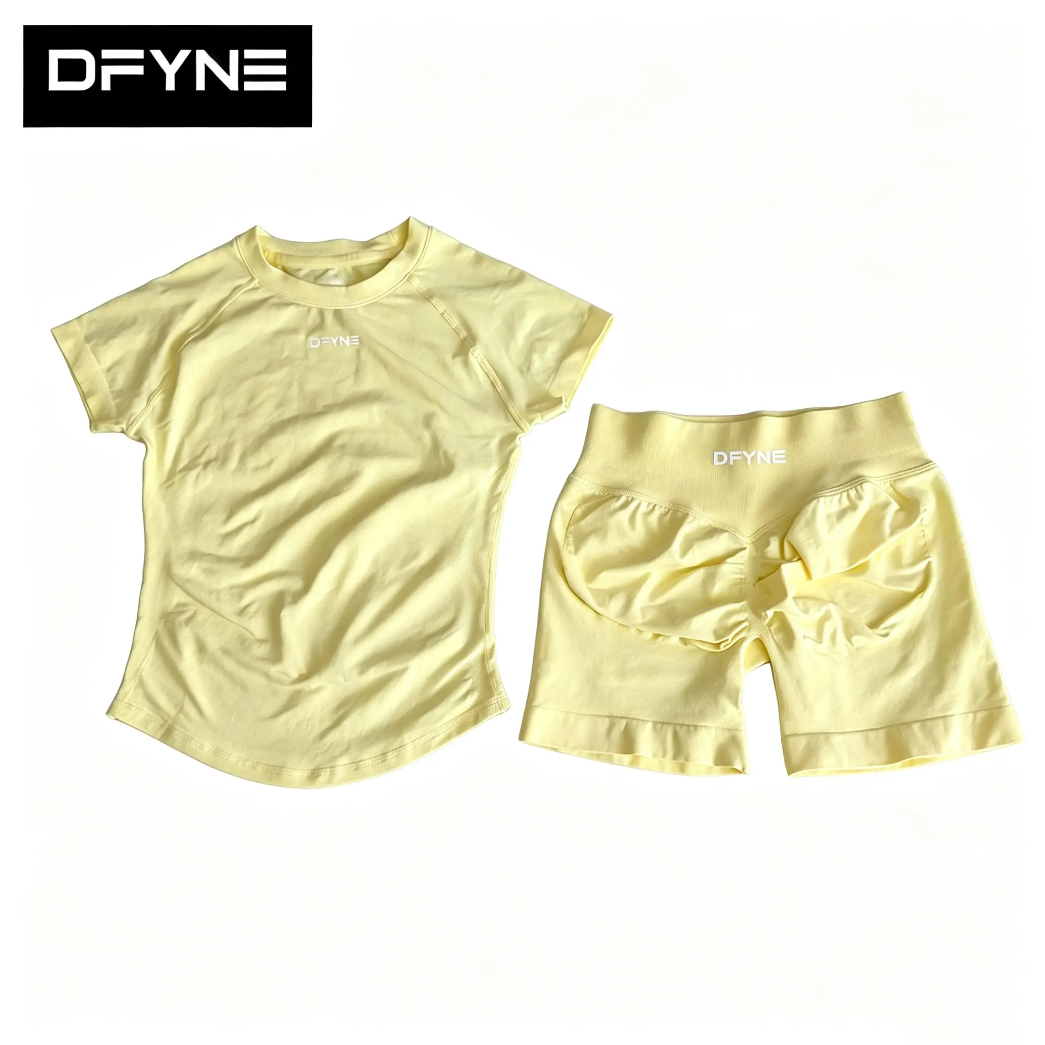 Light yellow [short-sleeved shirt + shorts]