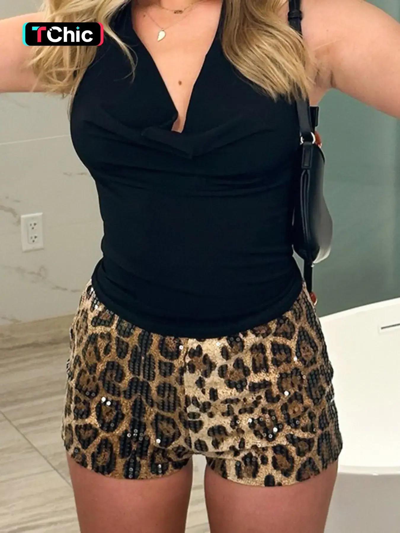 Women's Leopard Print Sequin Fitted Fashion Shorts, Glitter Sequins Shorts, Casual Comfy Breathable Shorts for Daily Wear, Ladies Bottoms for Summer