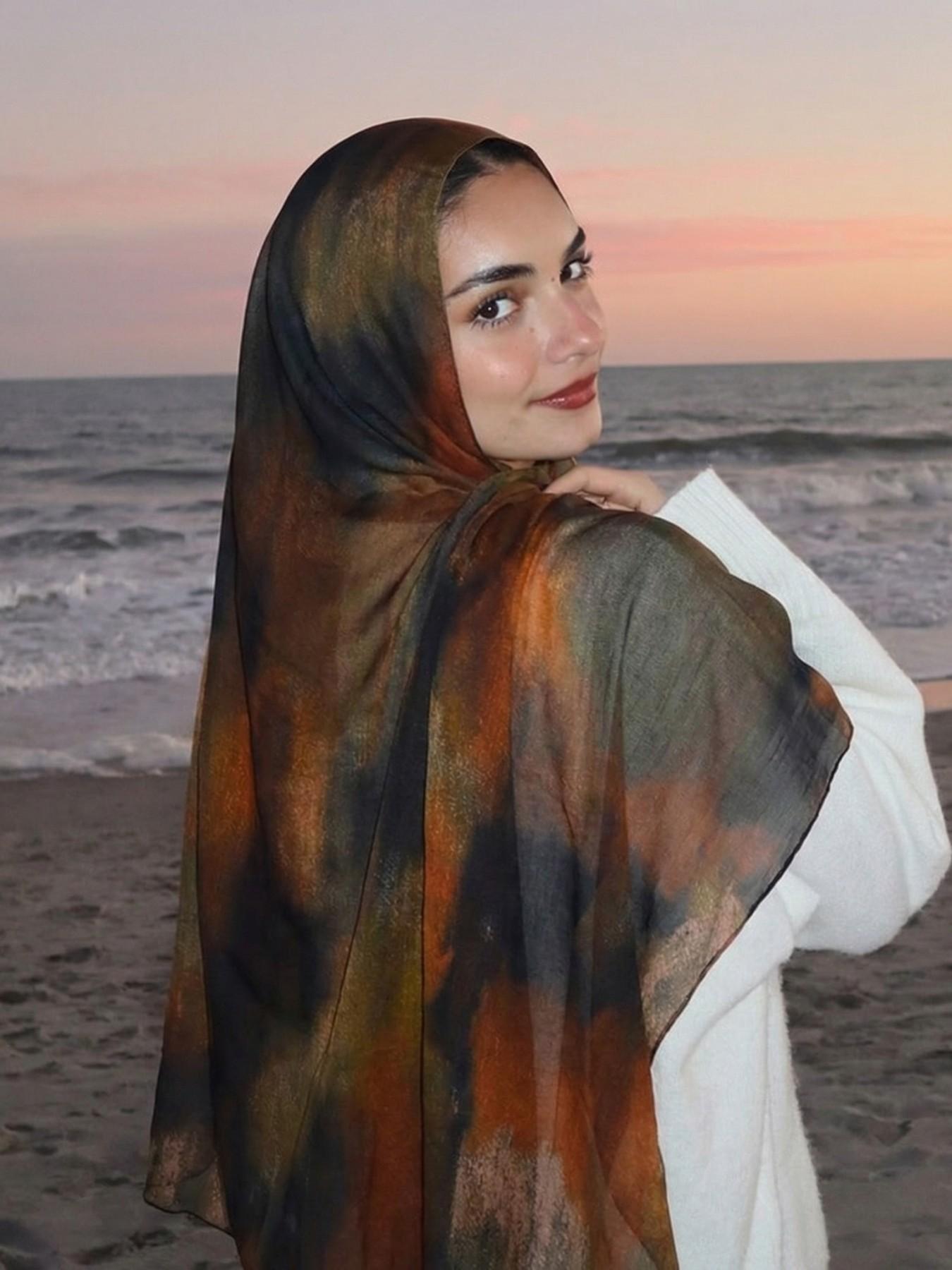 Boho Style Printed Watercolor Hijab Scarf, Elegant Summer Wrap for Women, Versatile Fashion Accessory for All Seasons
