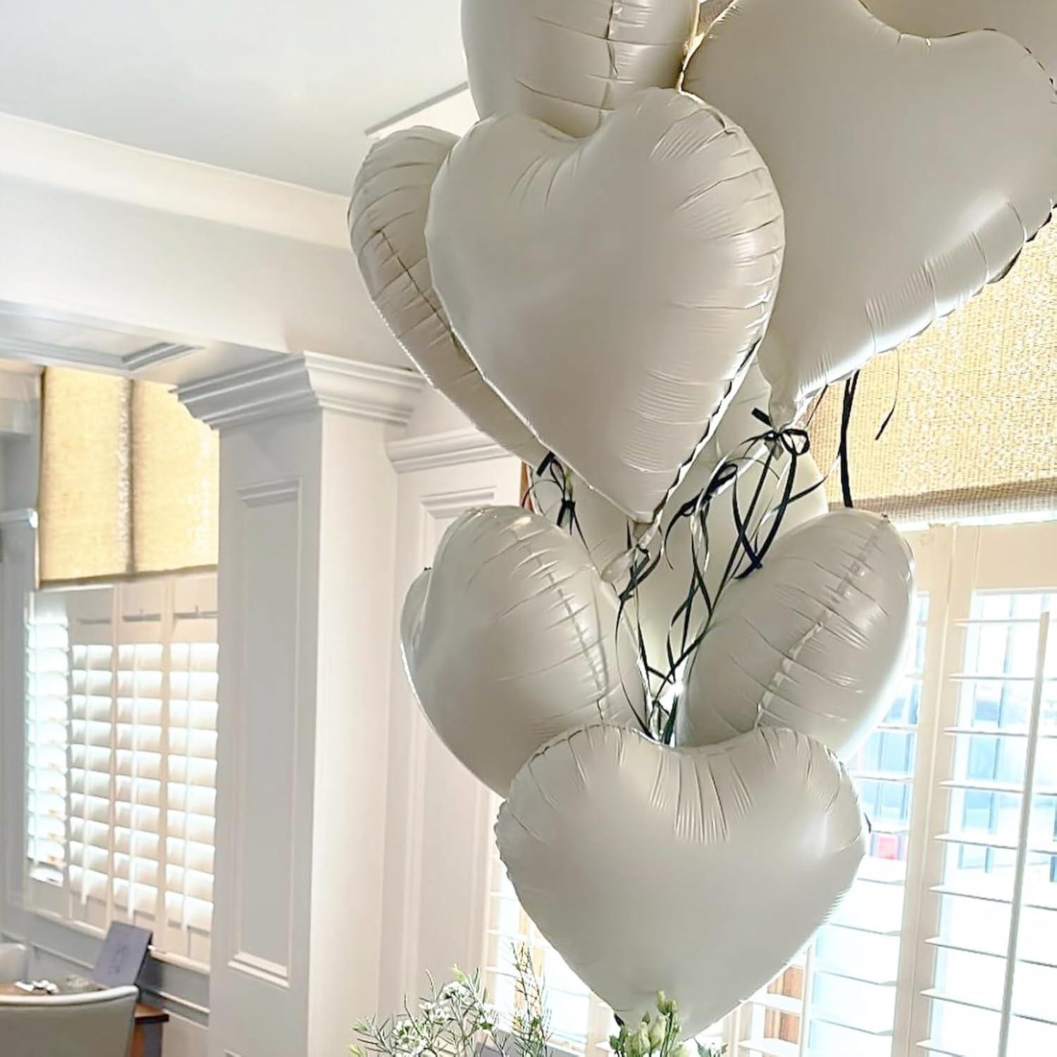 Light green cream colored heart-shaped aluminum foil balloons, 12 heart-shaped balloons with 2 accessories, suitable for jungle adventure parties, birthdays, graduation ceremonies, garden weddings, baby shower party decorations
