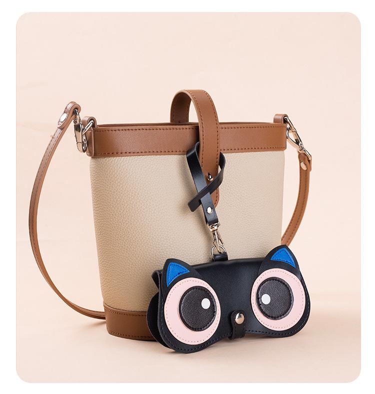 Portable glasses case, children's myopia glasses storage bag, hanging bag, cute cartoon glasses bag for students, sunglasses protective cover