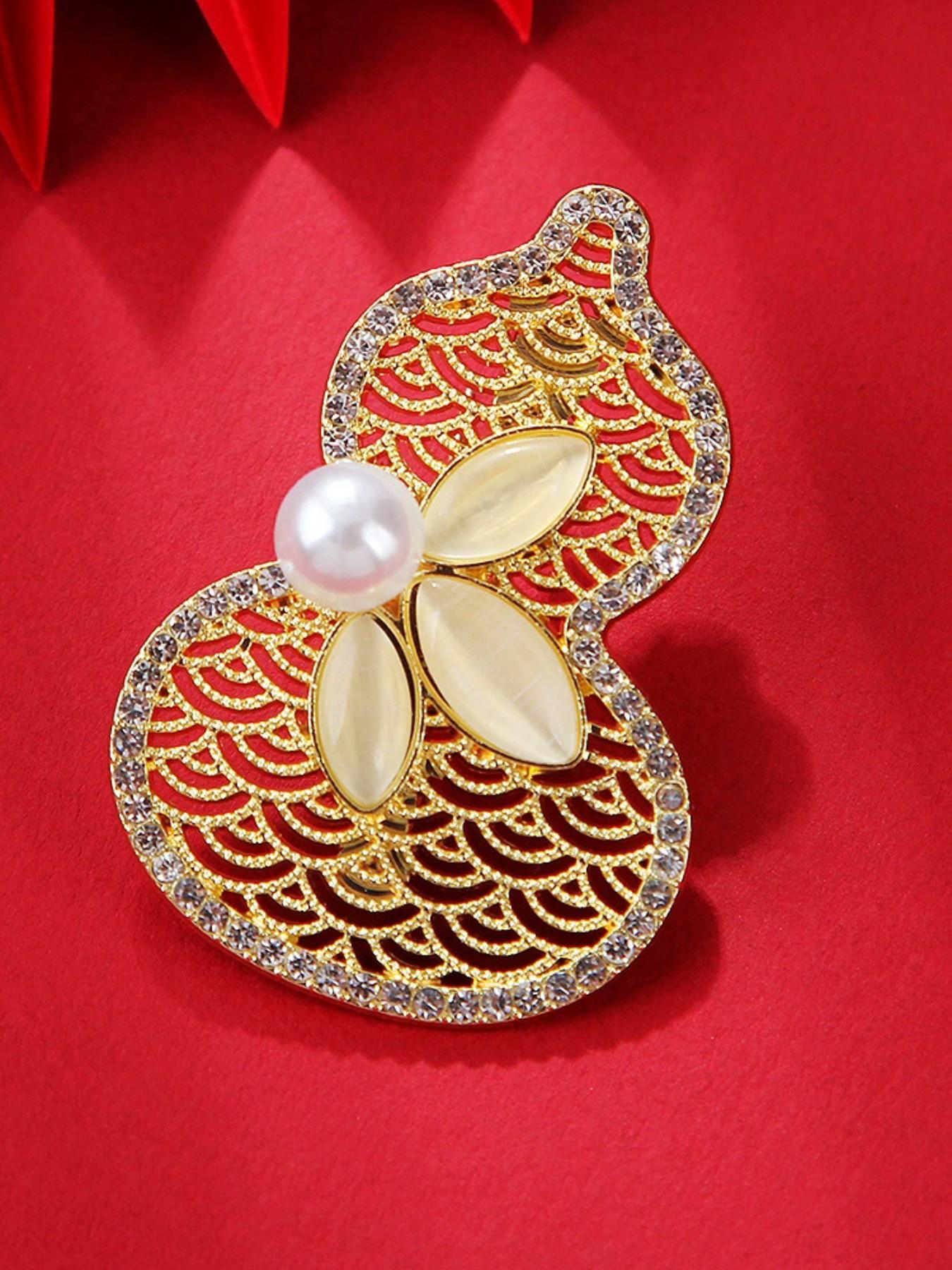 Unisex Creative Design Pumpkin Brooch Pin, Stylish Clothing Accessory for Men and Women, Unique Fashion Statement Jewelry