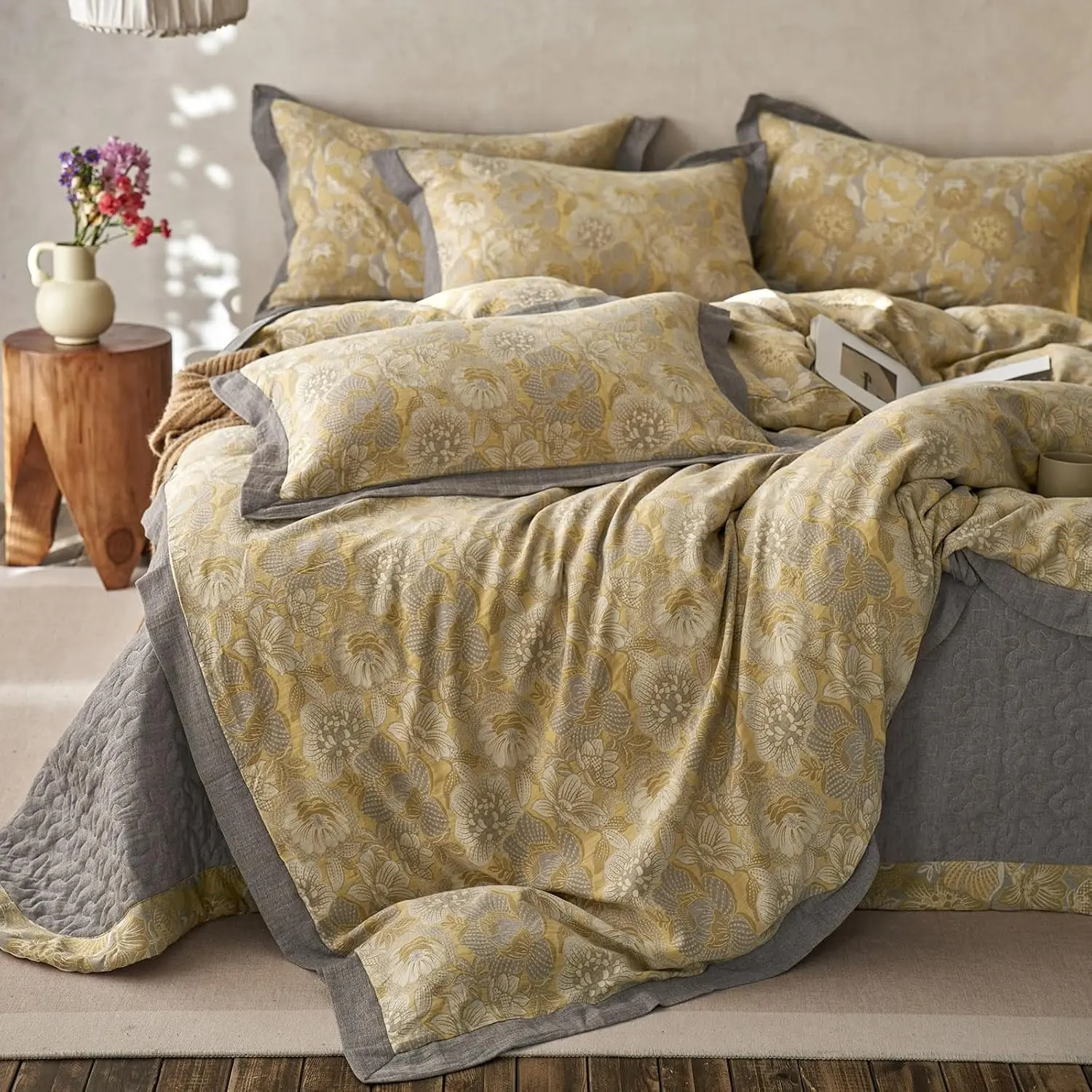 03-jacquard - Gold Floral