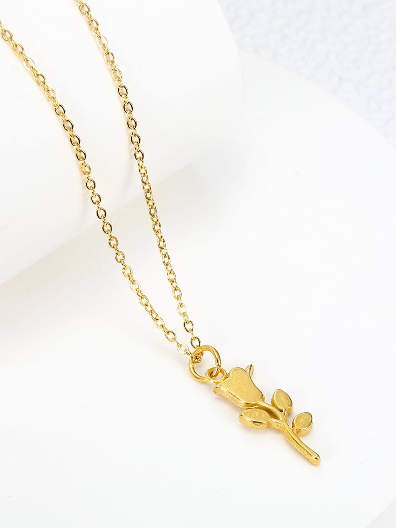 Exquisite Gold Rose Pendant Necklace with A High-end Feel, Stainless Steel That Does Not Fade, Fashionable and Versatile Daily Accessories