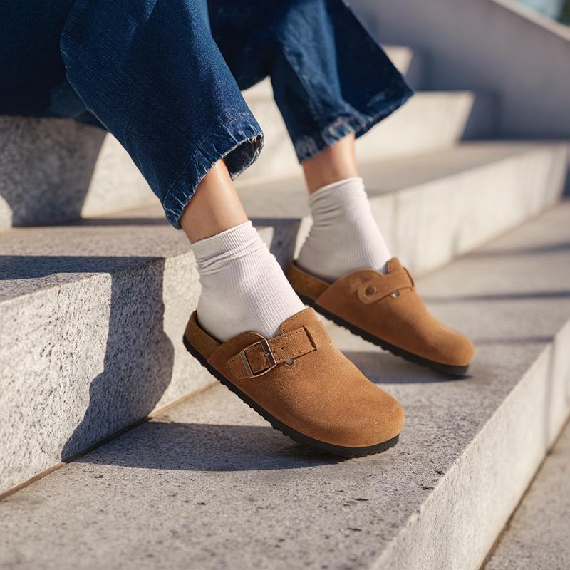 [Half Size Up!!!]Trary Women Genuine Leather Round Toe Cork Footbed Clogs Potato Shoes with Arch Support Adjustable Buckle Clogs Non-Slip Slippers Retro Fashion Walking Shoes