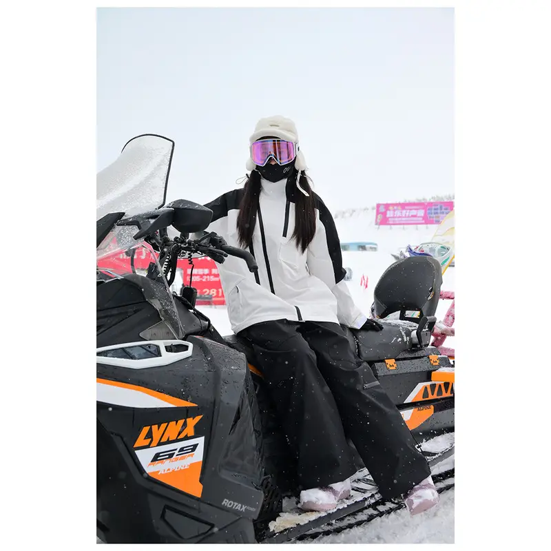 New trendy ski clothing for men and women, single and double board ski jackets, padded and thickened outerwear,