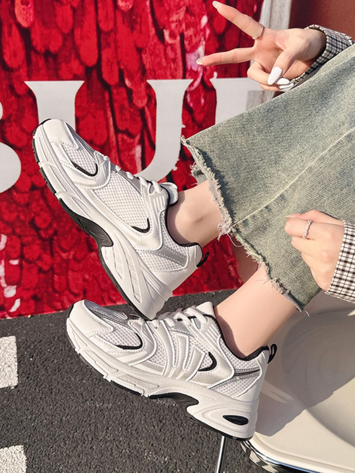 Stylish thick-soled tennis shoes for women, perfect for everyday use, blending outstanding comfort with modern casual fashion trends