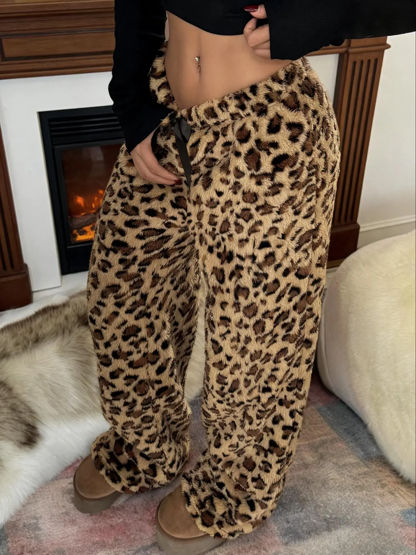 Women's Leopard Print Bow Fleece Straight Leg Pants, Warm Winter, Cozy Fit for Outdoor Daily Wear, Casual Loose-Fitting Oversized Pants