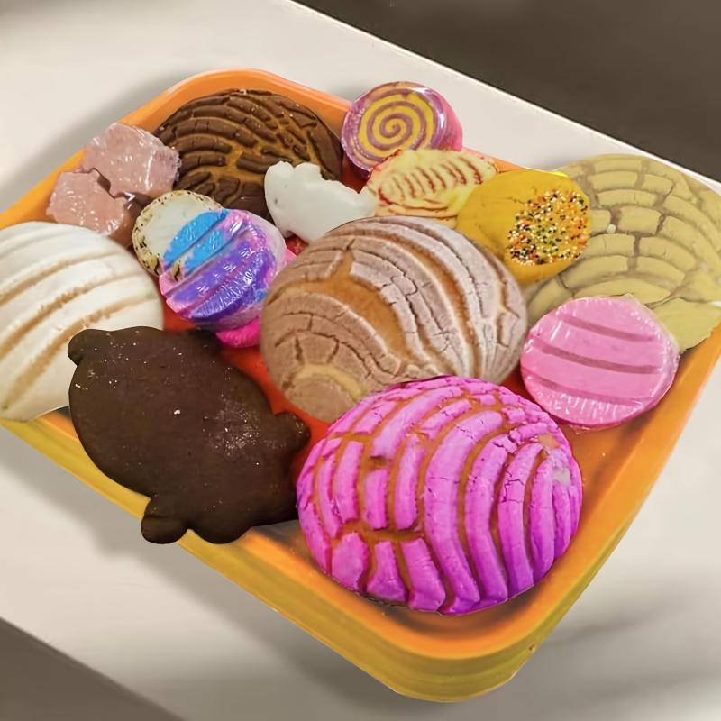 1/5/6-piece set with optional stainless steel bread mold, double-sided sealed molding; Paired with small pig, conch and other shaped biscuit cutting molds, the embossing is clear and not easy to stick. Suitable for birthday and holiday parties